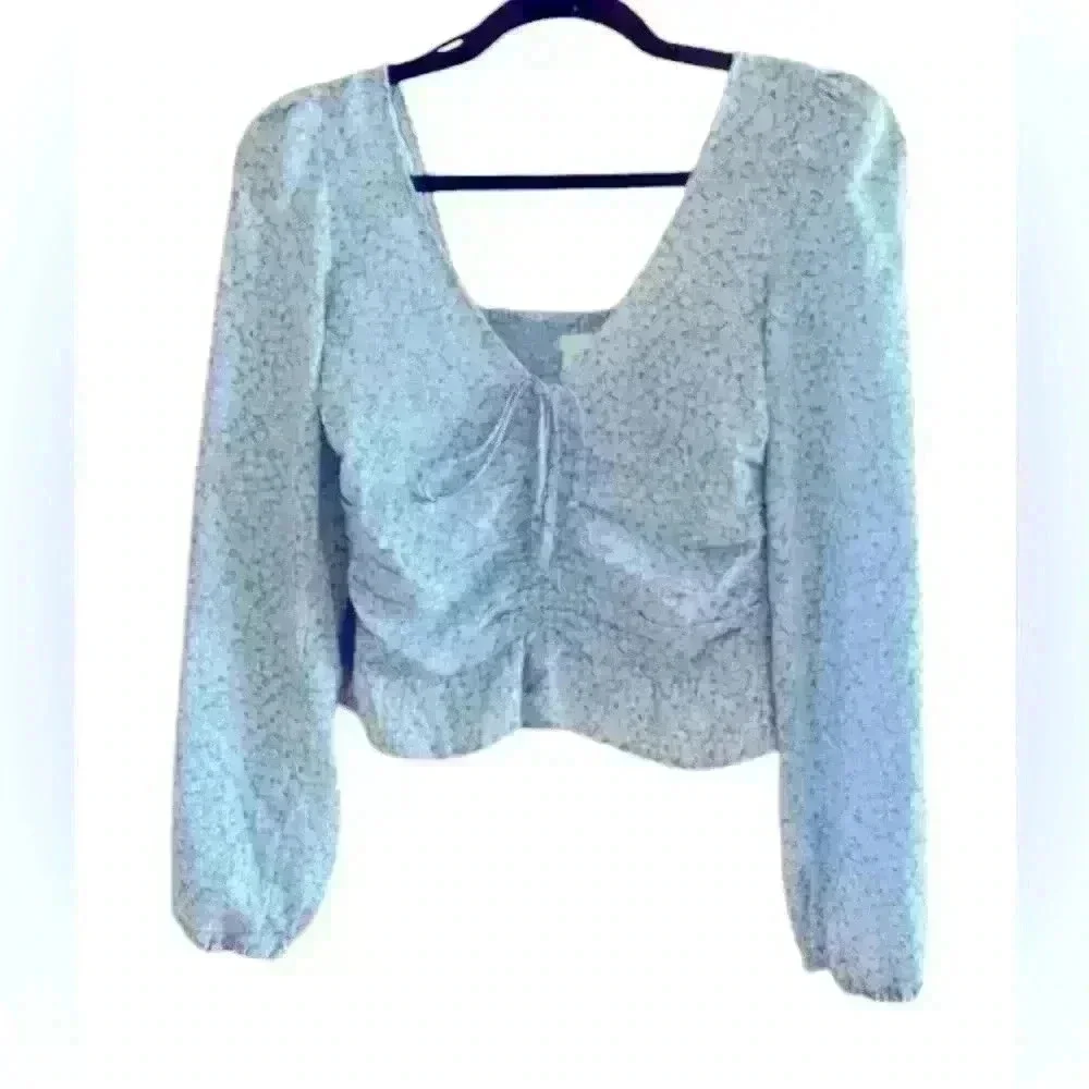 H&M Blue & White floral 🌸Puff Sleeve Blouse - Picture 4 of 6